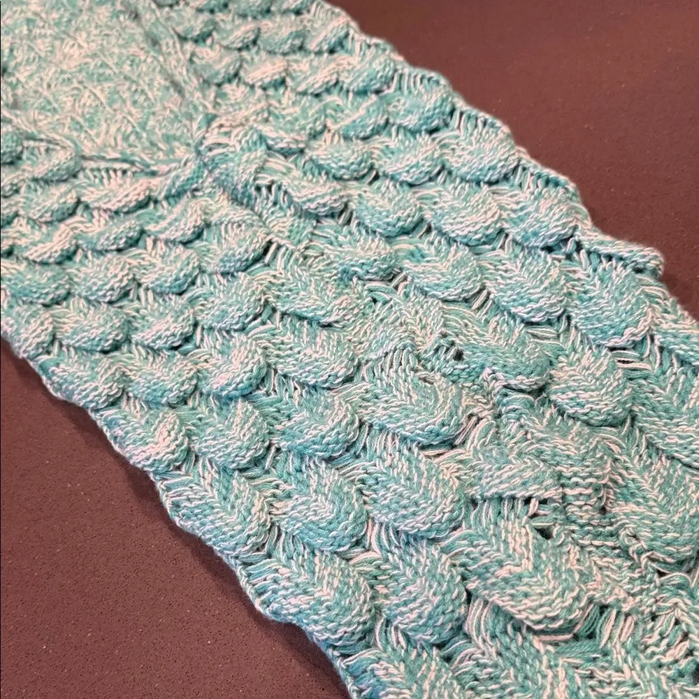 Homie Turquoise Mermaid Tail Blanket NWOT